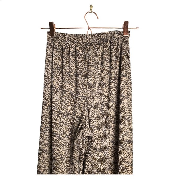 ASOS | High Waist Animal Print Pleated Pants Flare Leg Cropped pants - Picture 6 of 7